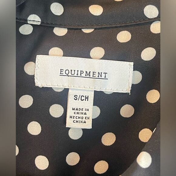 Equipment Slim Signature Blouse with black and white polka dots. Small - Picture 6 of 9